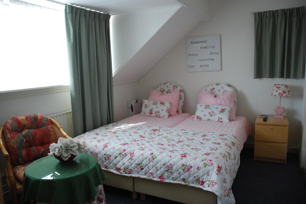 Bed And No Breakfast Joy Bed & Breakfast Noordwijk Exterior photo